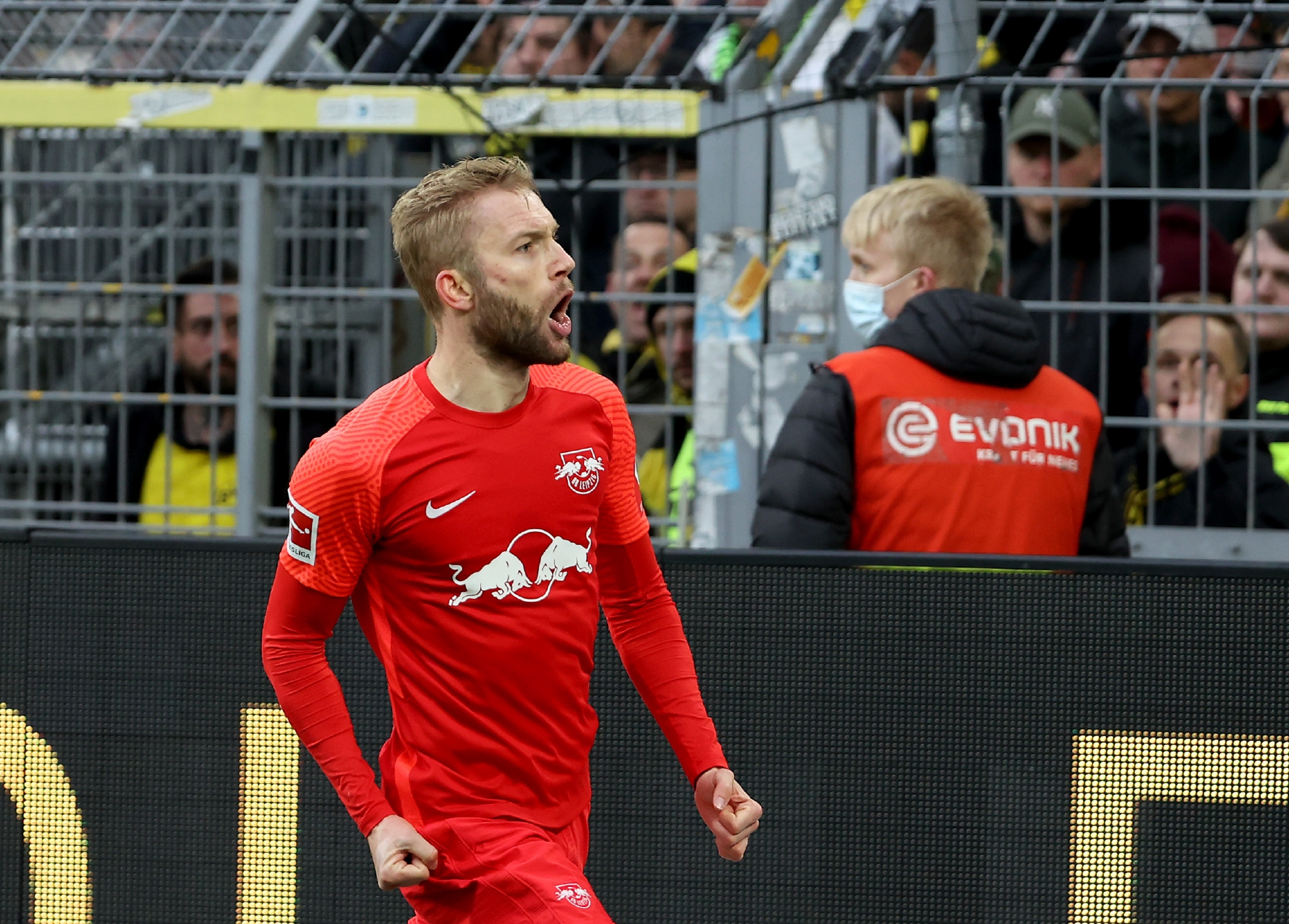 继电器自动生产线